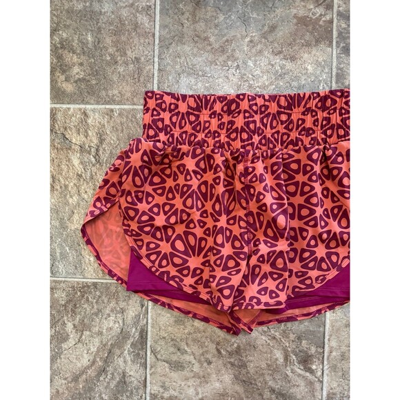 Vitality x Cosmopolitan Vista Shorts Wildberry Size Small - Picture 5 of 10